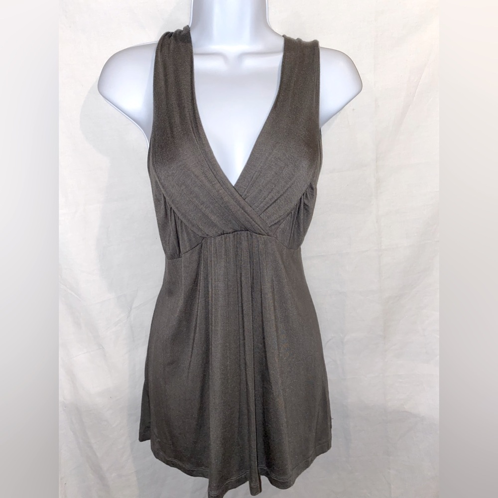 Women’s size Medium OLD NAVY olive loose-fitting casual blouse with stretch